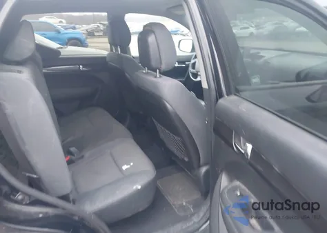 2013 Kia Sorento Lx z USA, uszkodzony, nr VIN 5XYKTCA61DG376551